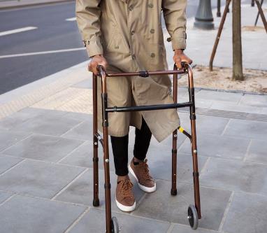 Полное использование Rollator Walker в современных решениях по мобильности больниц