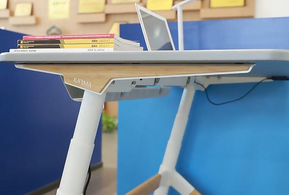 Как сделать регулируемый письменный стол своими руками?